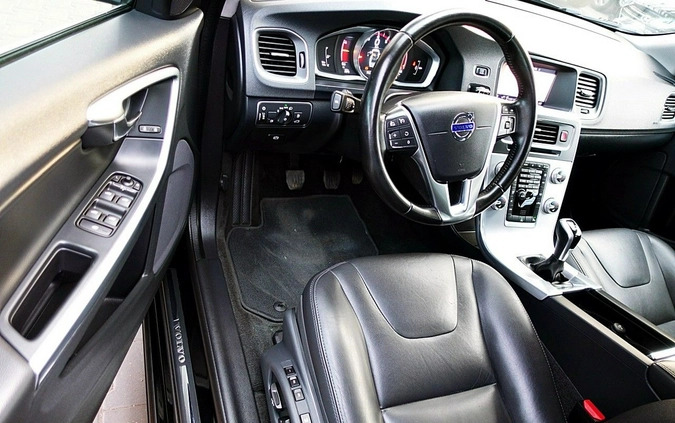 Volvo S60 cena 79899 przebieg: 136000, rok produkcji 2017 z Kraśnik małe 781